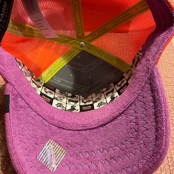 COPY - Goorin bros litmited edition trucker hat.                “LOUD LIZARD” !… - Picture 5 of 9